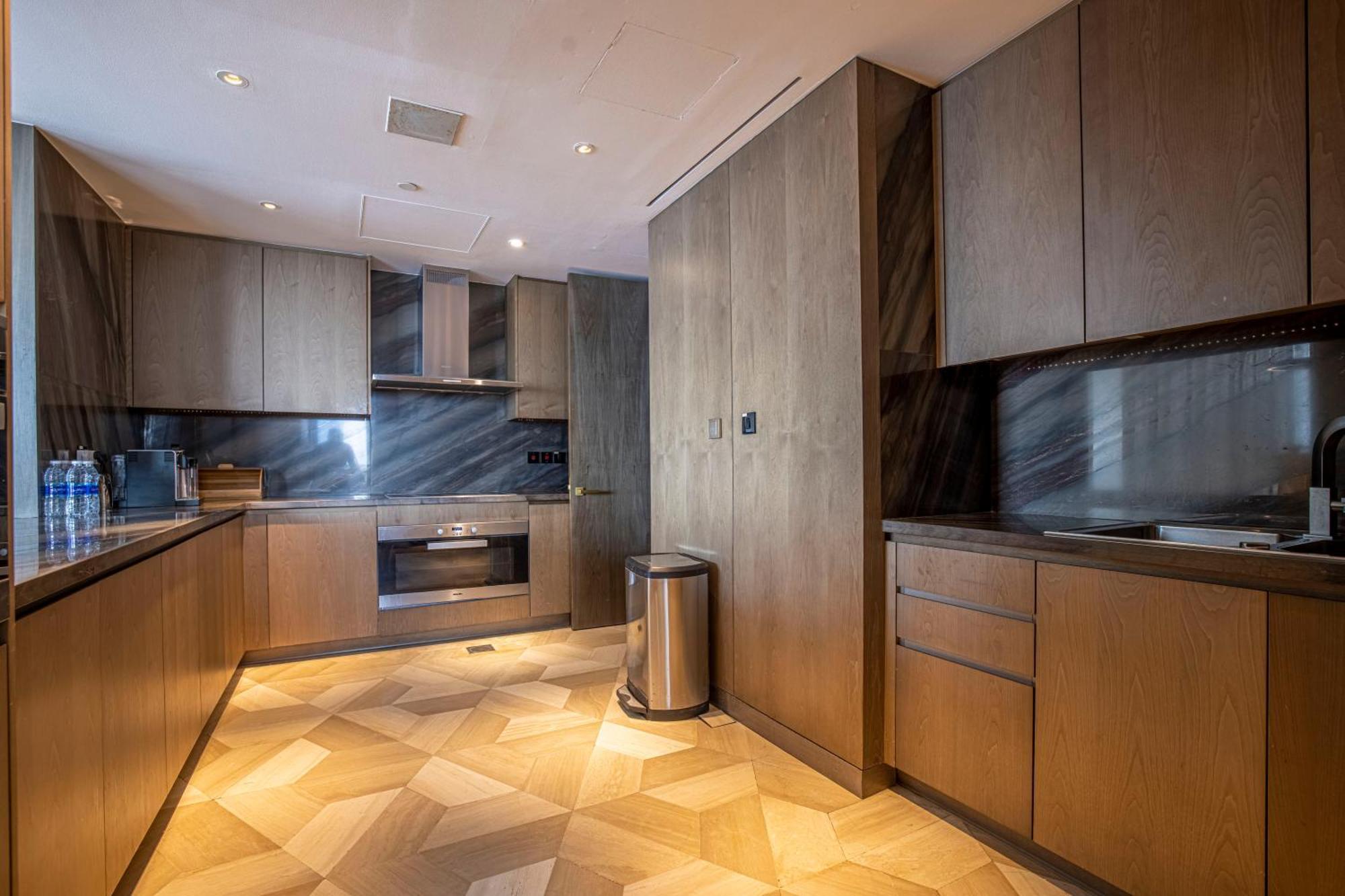 Five Palm Luxury Penthouse Full Marina View & Private Pool Hotell Dubai Exteriör bild